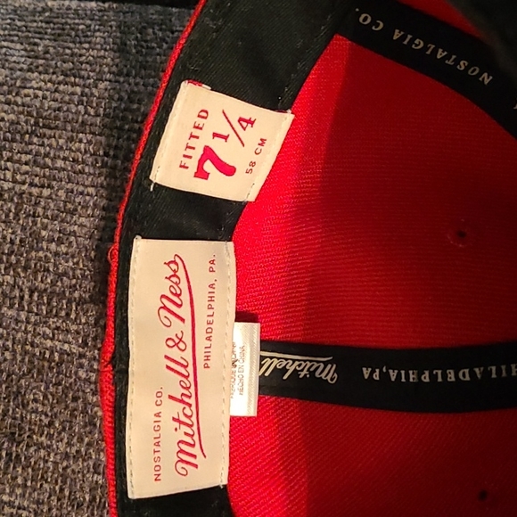 Mitchell & NESS HAT - Picture 5 of 5